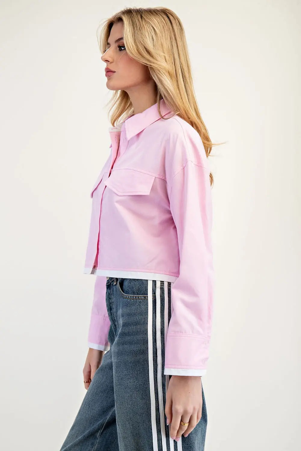 Cropped Button Down Shirt with a Collared Neckline Pink