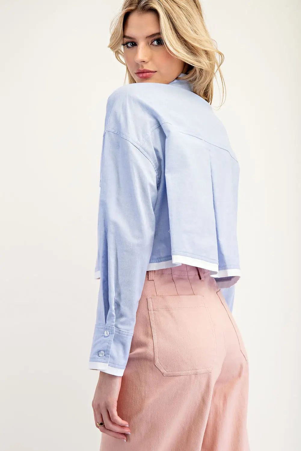 Cropped Button Down Shirt with a Collared Neckline Blue